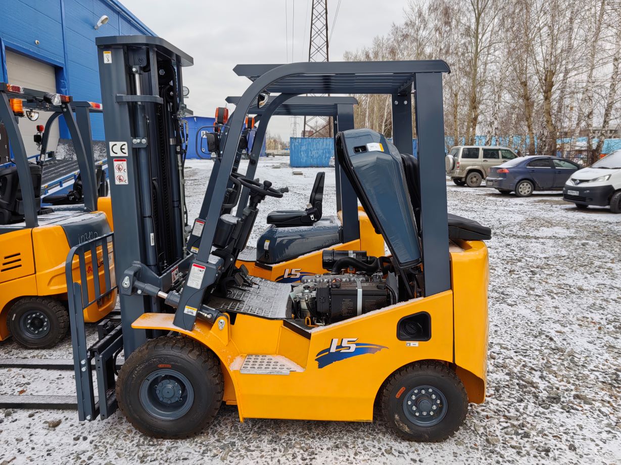 Дизельный погрузчик Aurora Forklift CPCD15
