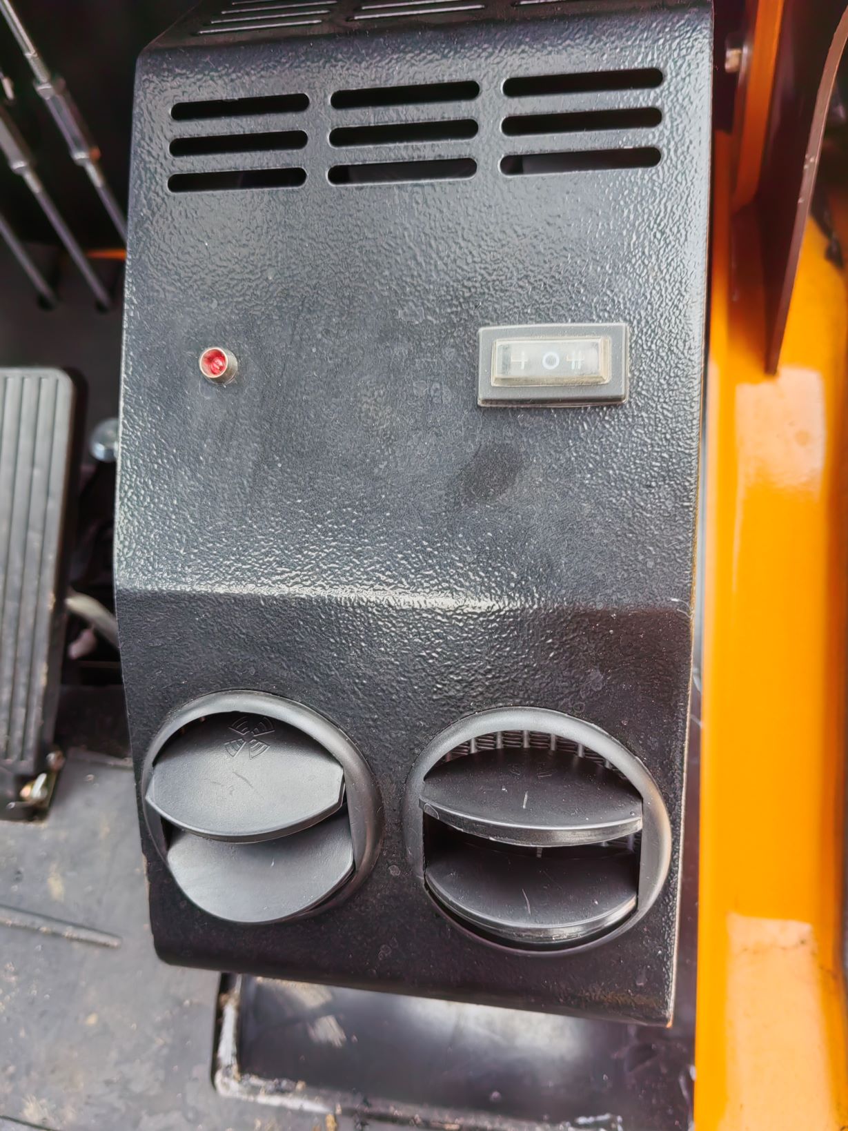 Aвтопoгрузчик дизeльный внедoрожный Аurоrа Forklift R2D25-В3 (MF) 2WD